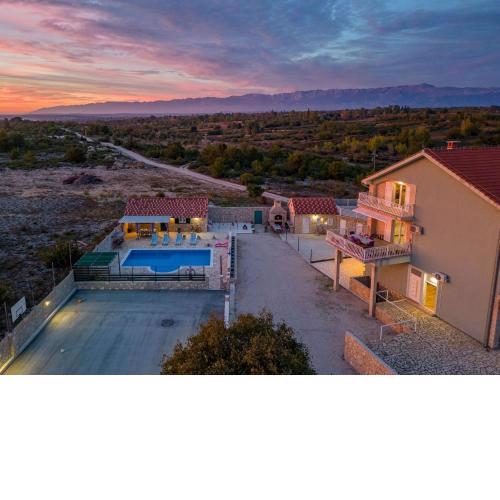 Impressive villa Fenix, salt water pool, wine cellar, football, basketball court