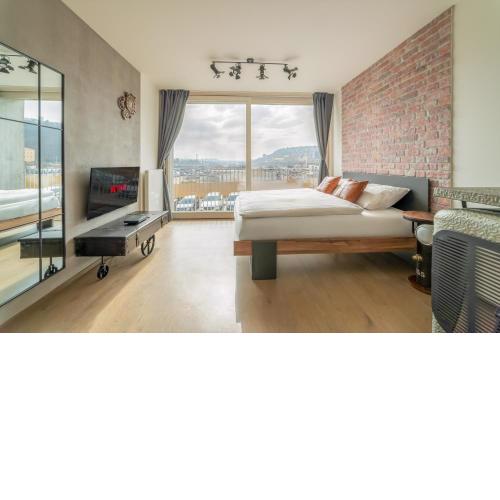 IndustriaLux Suite by Rentez