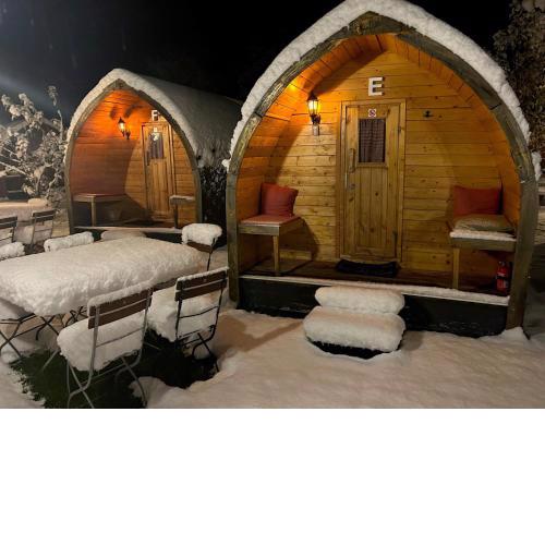 Inn-side ADVENTURE CABINS