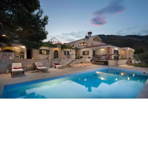 ISOLATED Five Star Luxury Villa With Private Pool