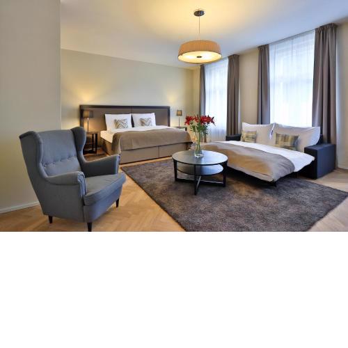 James Hotel & Apartments