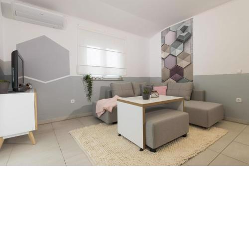 Jela Apartments