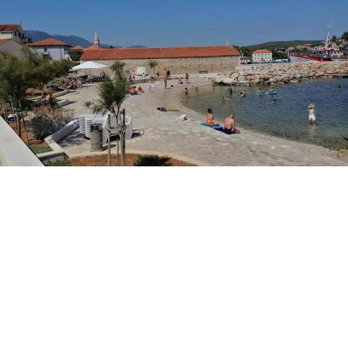 JELSA center-Sea view apartment near the beach - B2