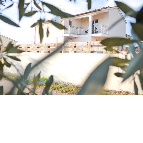 KARBONACA APARTMENTS
