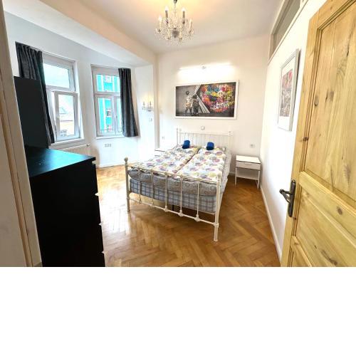 Karlin Oasis 2-Bedroom Apartment