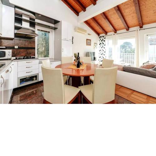Kiara-sunny and vacant apartment near the center