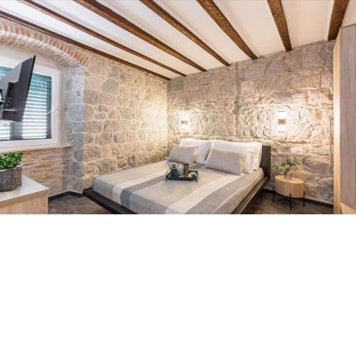 KiKa Luxury OldTown Apartment
