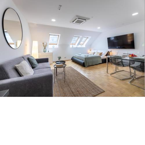 KIP Old Town Modern Apartment with Free Parking & AC