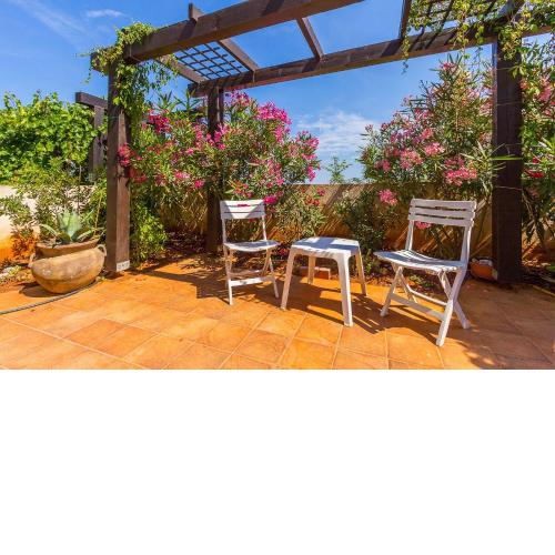 Komfortable Ferienwohnung mit Balkon und Meerblick