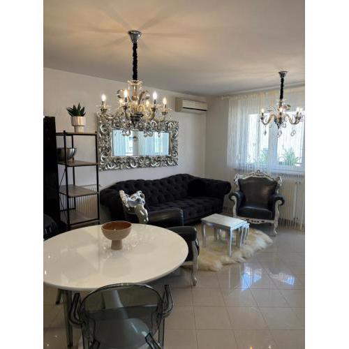 La Dolce Vita luxury Apartment Castagner with PRIVATE PARKING