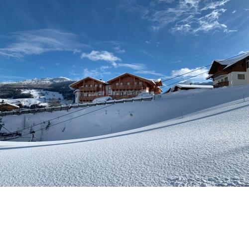 LA MONTANA - Ski & Hiking LODGE