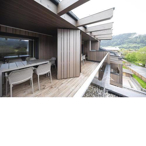 Lakeside Luxury Apartments