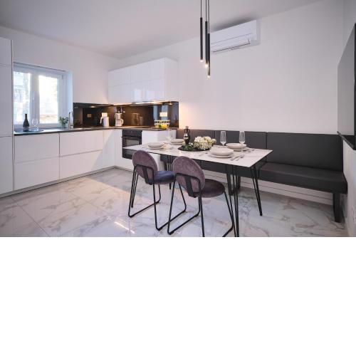 LaMer Luxury Suite by Litto