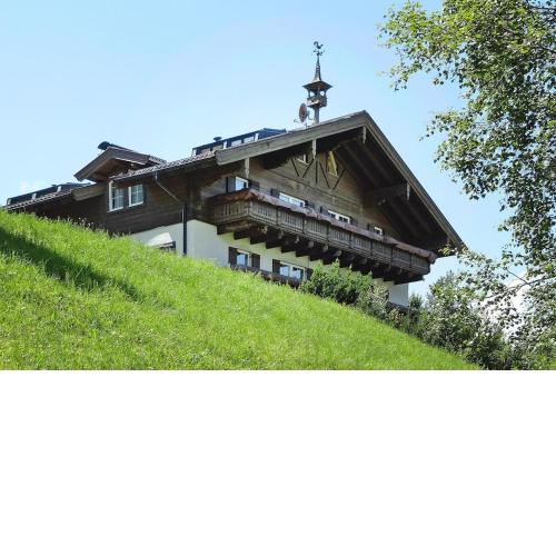 Landhaus Salzburg, Dienten
