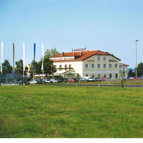 Landzeit Motor-Hotel St. Valentin