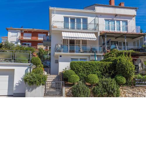 Lauschiges Studio nur 450 Meter zum Sandstrand mit privater Terrasse