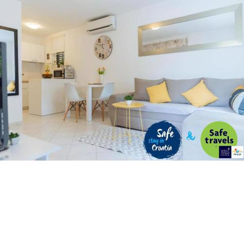 LCT Charming Beach House