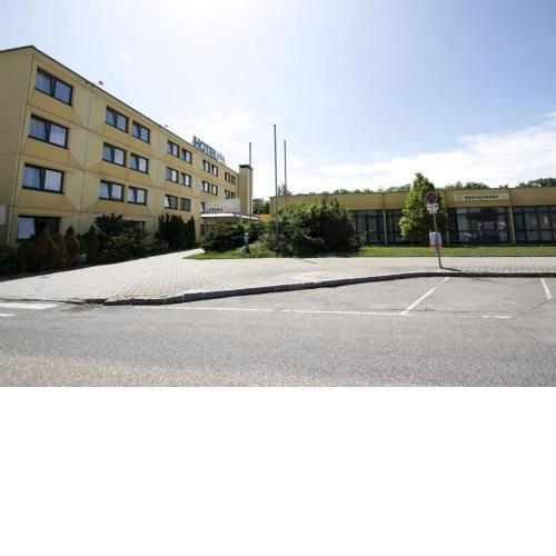Lenas West Hotel