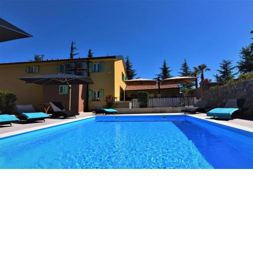 Letorina rooms and apartments with pool