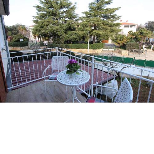 Lichtdurchflutetes Apartment nur 300 Meter zum Strand mit Balkon, Privatparkplatz