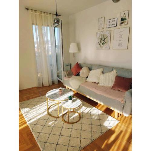 Livin' On The Edge - Large Balcony area with a view plus Loggia