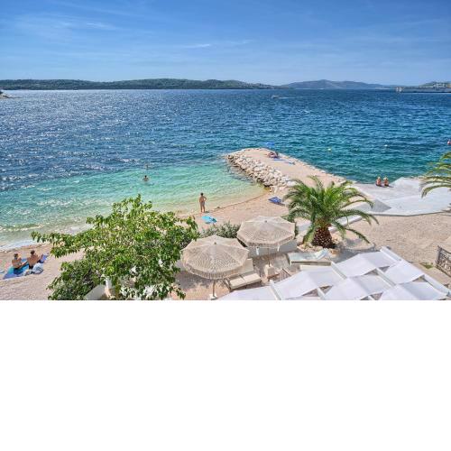 Livingstone Beach House