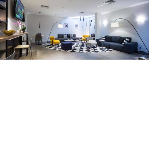 Livris Hotel