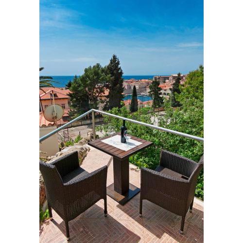 Lora studio sea & OldTown view with parking