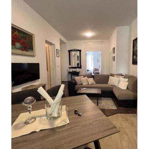 Lovely 2-bedroom apartment in Center of Pula