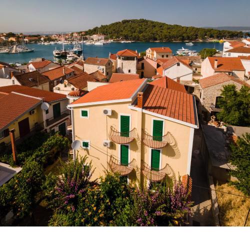 Lovely 2-bedroom Apartment Sonia, Sleeps 6
