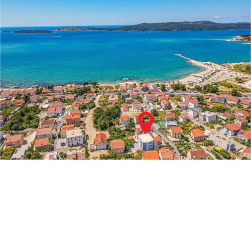 Lovely Apartment In Brodarica With Kitchen