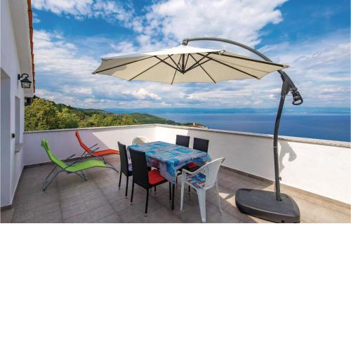 Lovely Apartment In Brsec With House Sea View