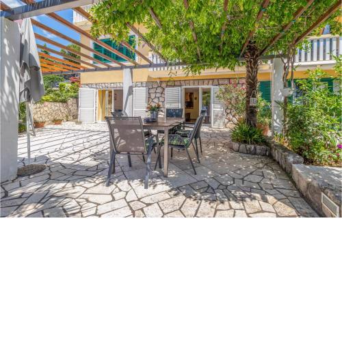 Lovely Apartment In Crikvenica With Kitchen