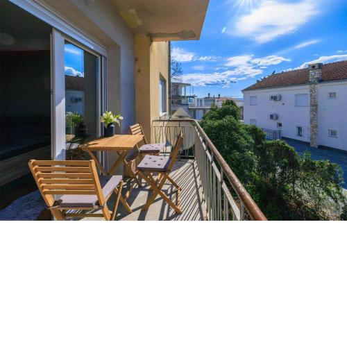 Lovely Apartment In Crikvenica With Wifi