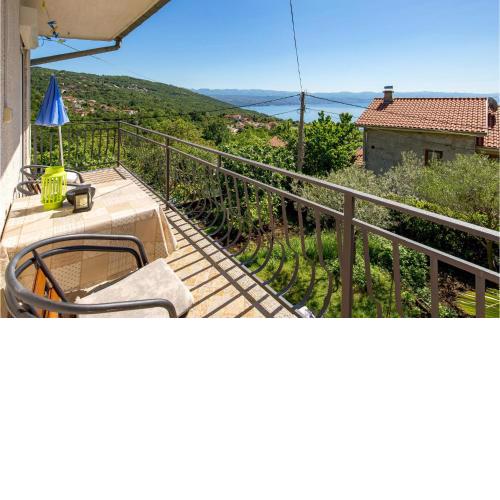 Lovely Apartment In Dobrec With House Sea View