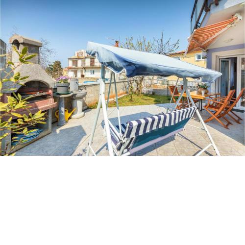 Lovely Apartment In Fazana With Kitchen