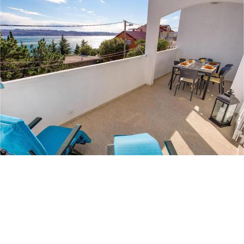 Lovely Apartment In Karlobag- Ribarica