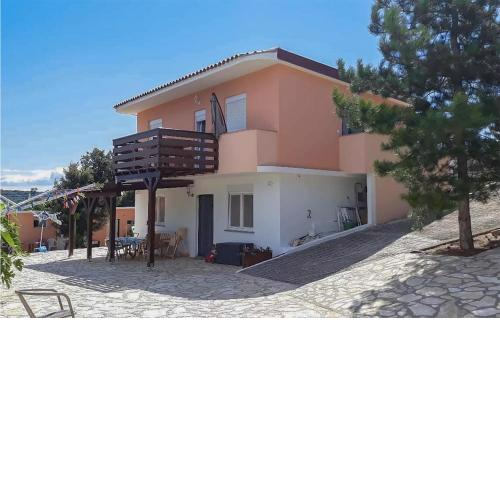 Lovely Apartment In Kavran With Wifi