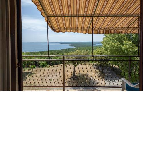 Lovely Apartment In Koromacno With House Sea View