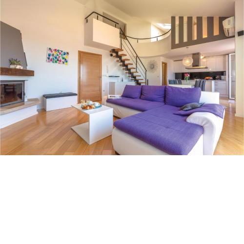 Lovely Apartment In Makarska With Kitchenette