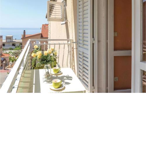 Lovely Apartment In Makarska With Wifi