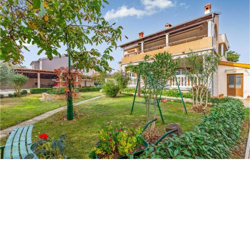 Lovely Apartment In Medulin With Wifi