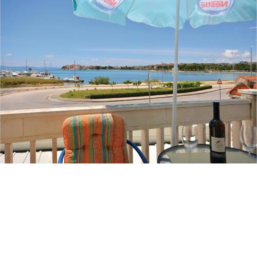 Lovely Apartment In Podstrana With Wifi