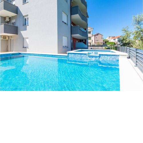 Lovely Apartment In Podstrana With Wifi