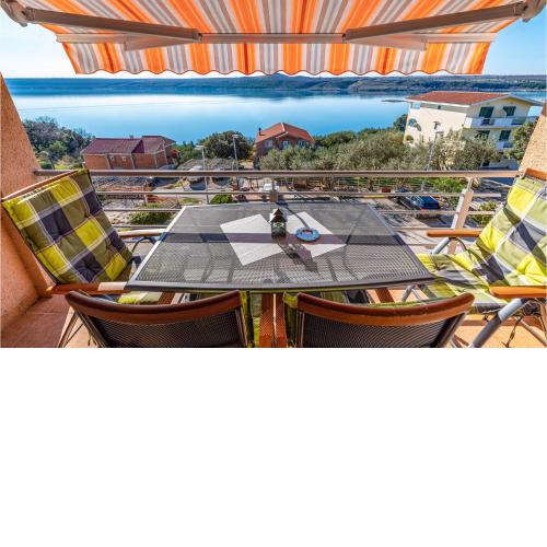 Lovely Apartment In Posedarje With House Sea View