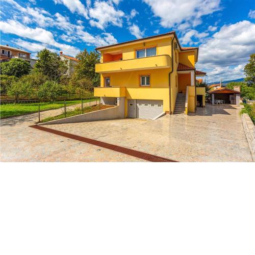 Lovely Apartment In Rijeka With Wifi