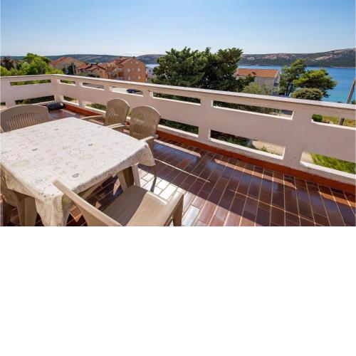 Lovely Apartment In Stara Novalja With Wifi