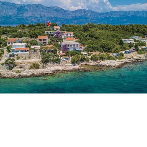 Lovely Apartment In Sucuraj With Wifi