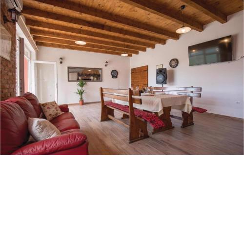 Lovely Home In Bacina With Wifi