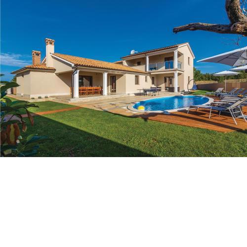 Lovely Home In Bibici With Jacuzzi